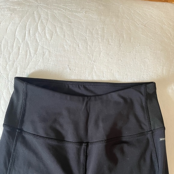 Black LIKE NEW XS leggings with inside ankle drawstrings for dual style 😍😍 - Picture 4 of 4